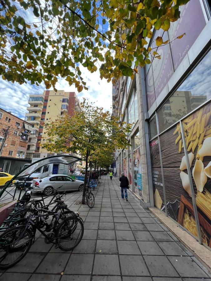 Luxury Center Observatori Apartment Тирана Екстер'єр фото