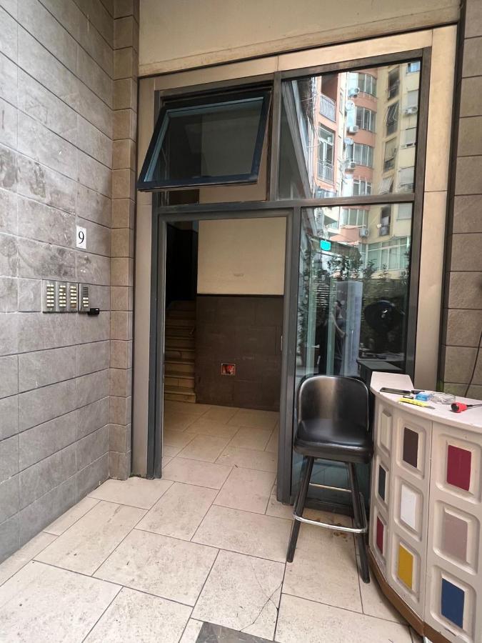 Luxury Center Observatori Apartment Тирана Екстер'єр фото