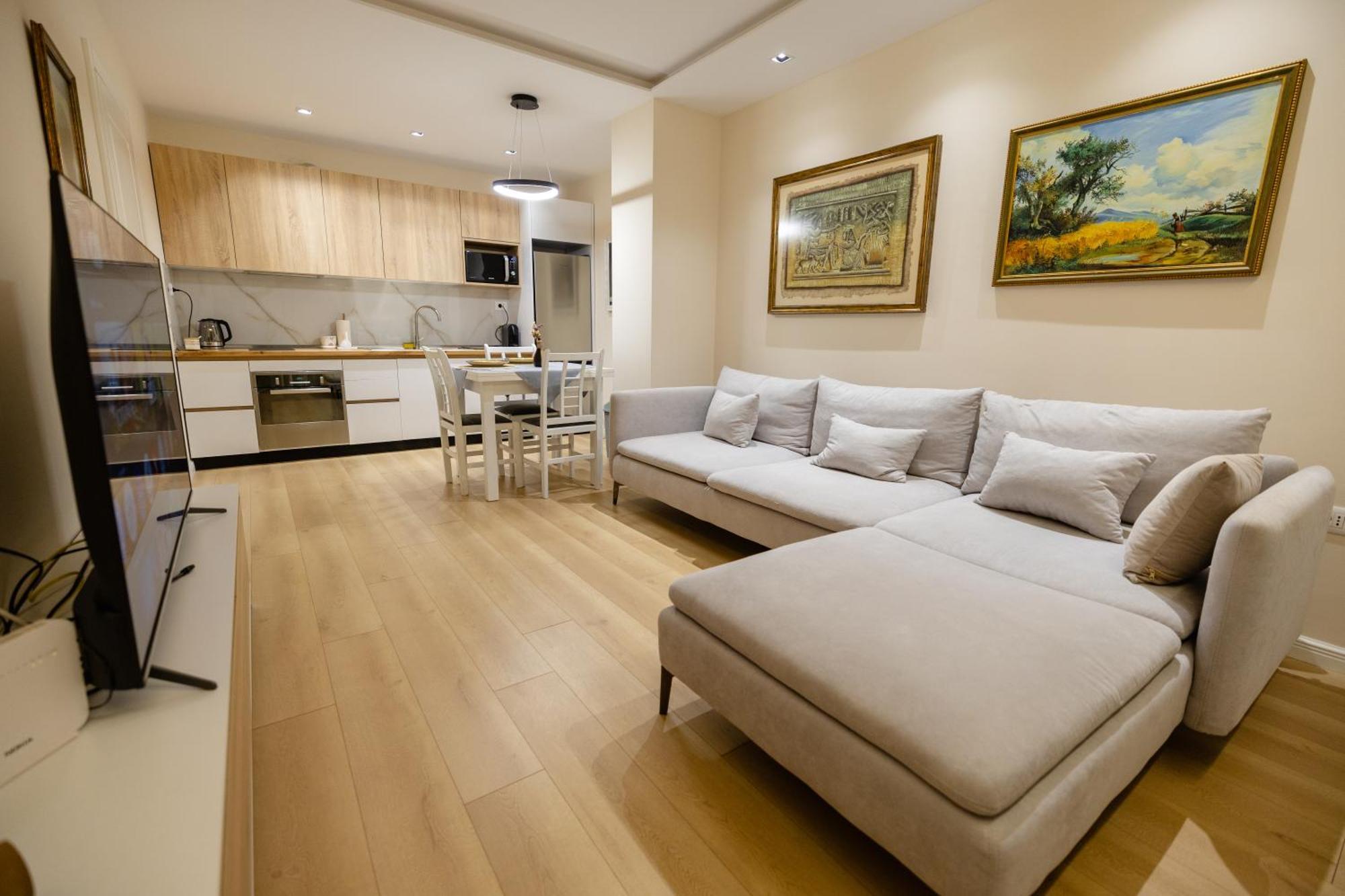 Luxury Center Observatori Apartment Тирана Екстер'єр фото
