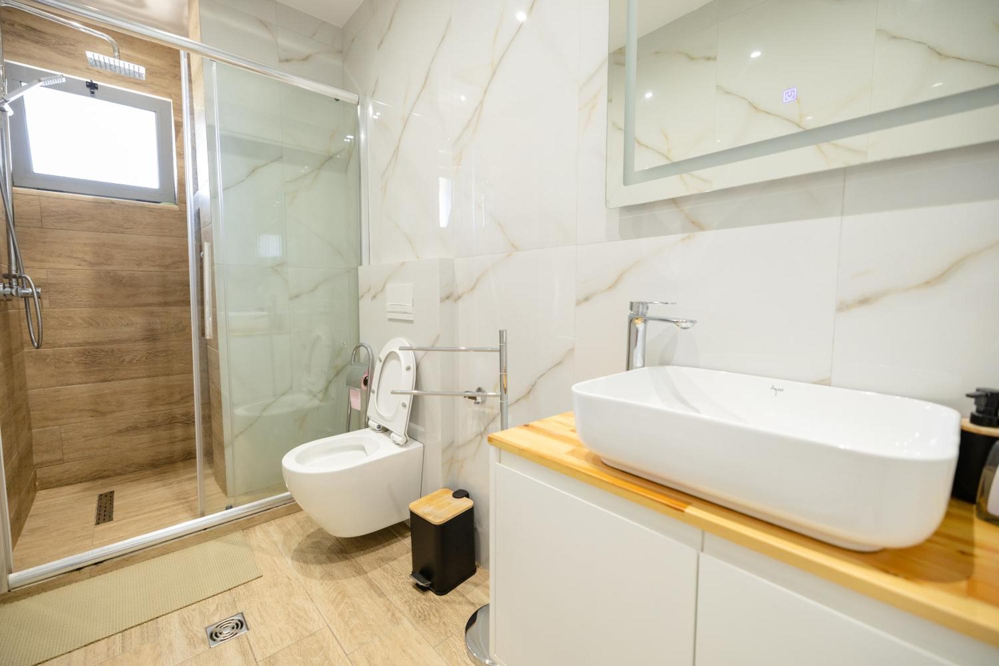 Luxury Center Observatori Apartment Тирана Екстер'єр фото