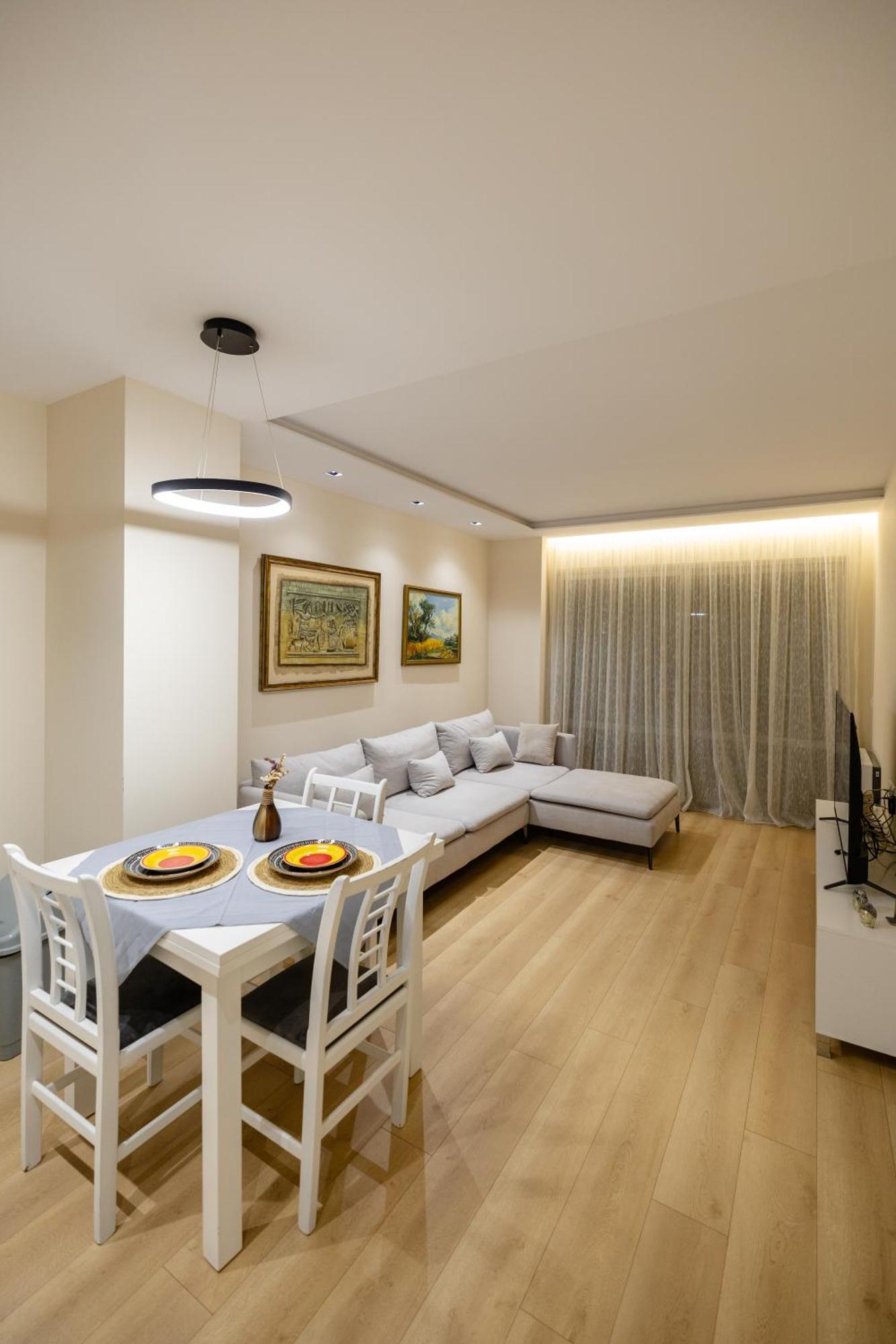 Luxury Center Observatori Apartment Тирана Екстер'єр фото