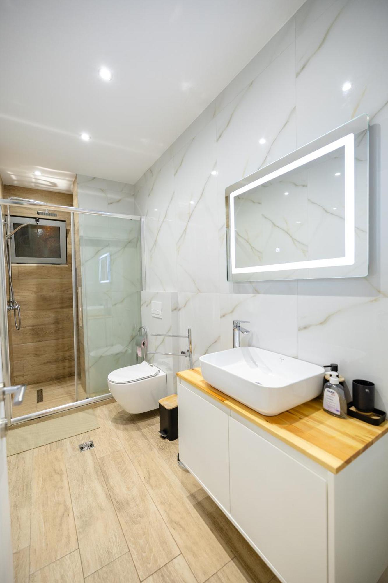 Luxury Center Observatori Apartment Тирана Екстер'єр фото