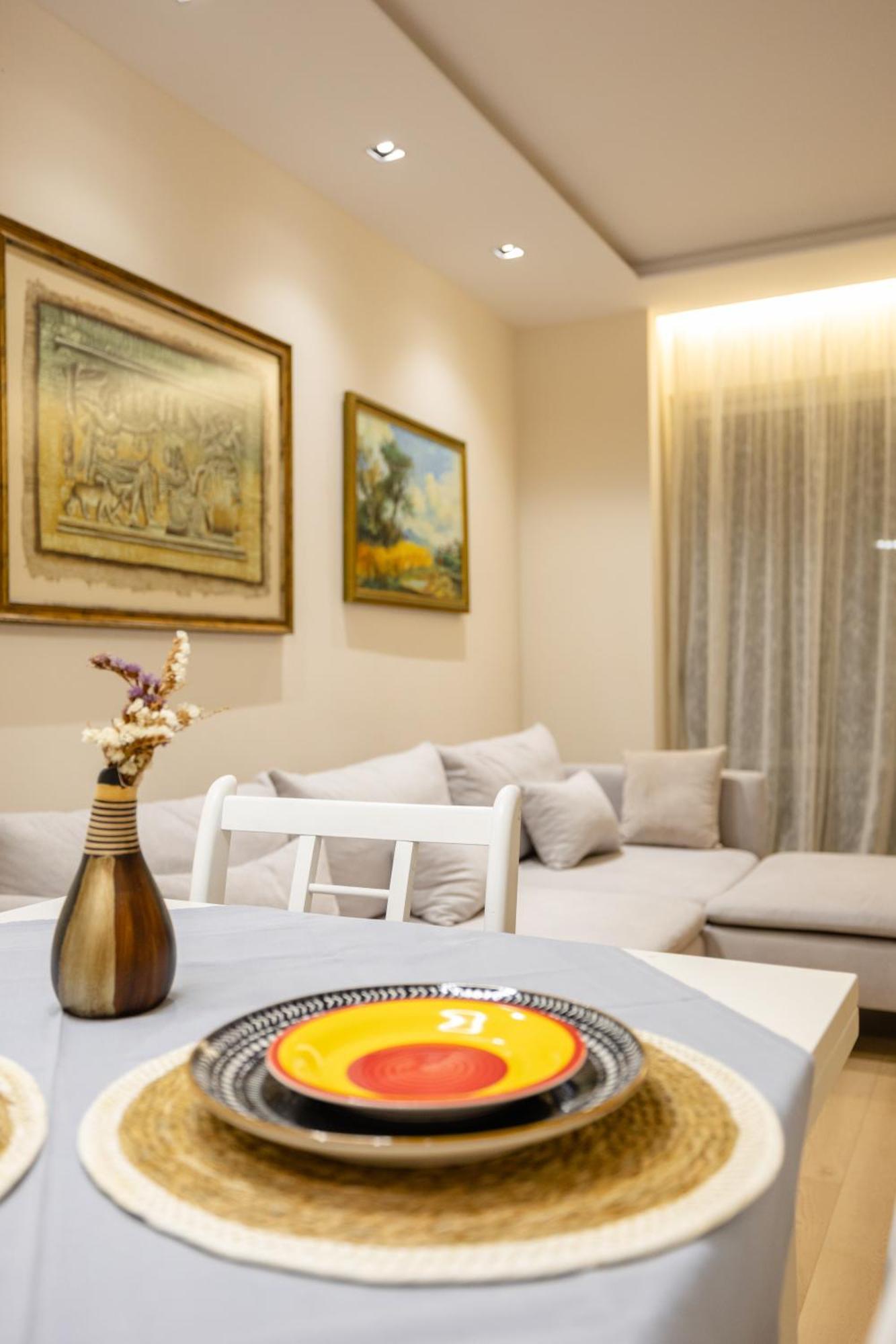 Luxury Center Observatori Apartment Тирана Екстер'єр фото