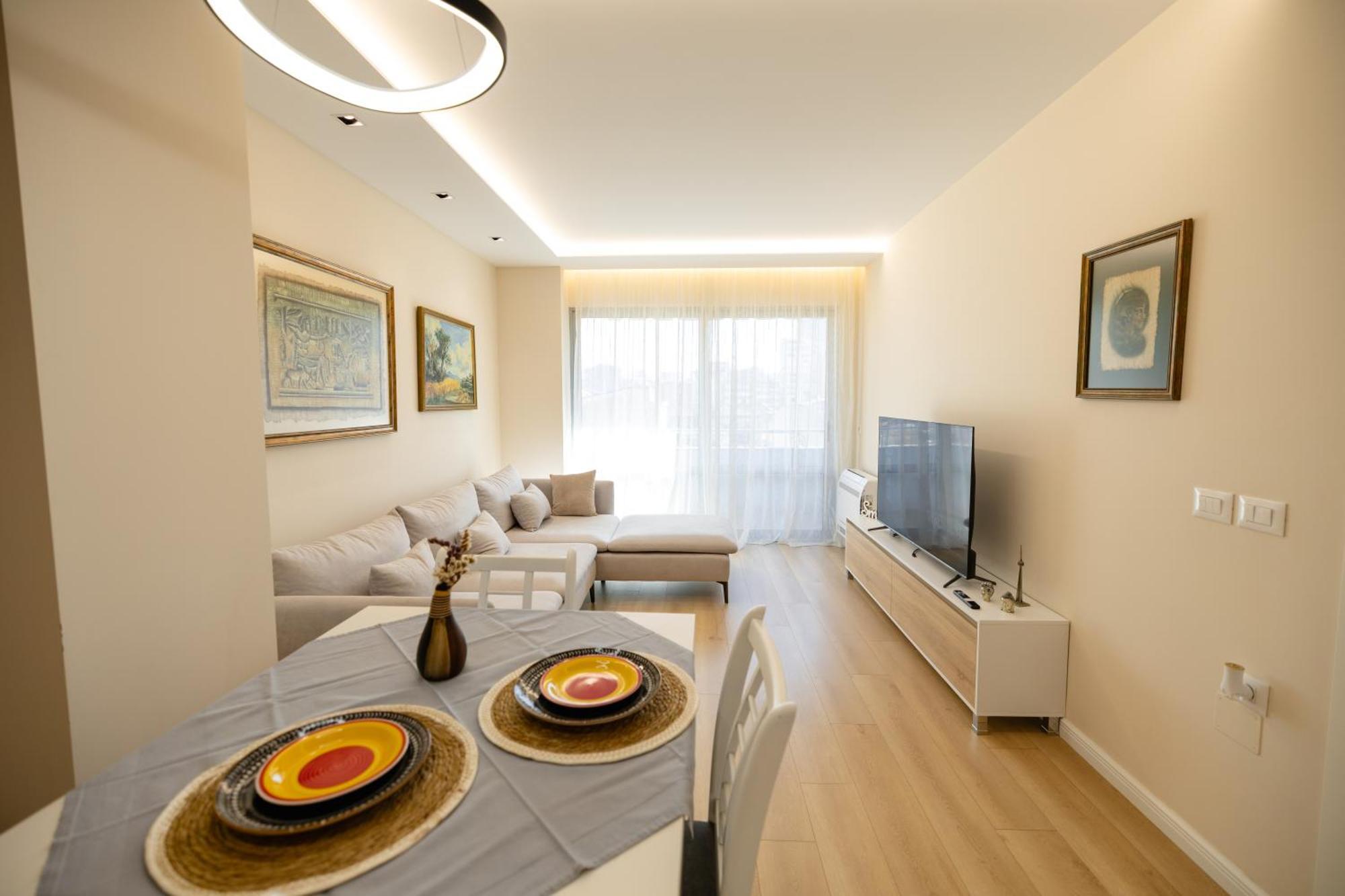 Luxury Center Observatori Apartment Тирана Екстер'єр фото