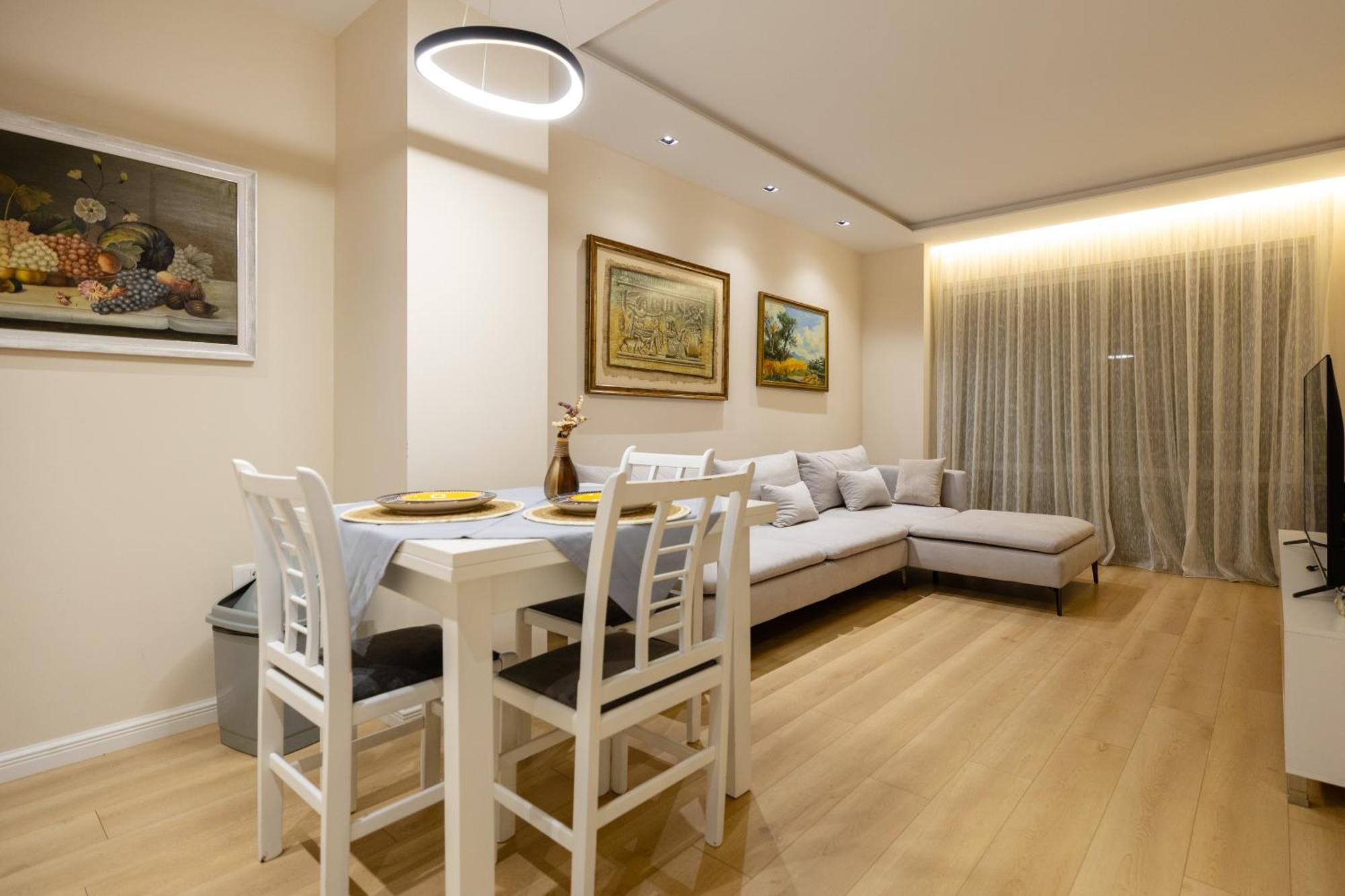 Luxury Center Observatori Apartment Тирана Екстер'єр фото