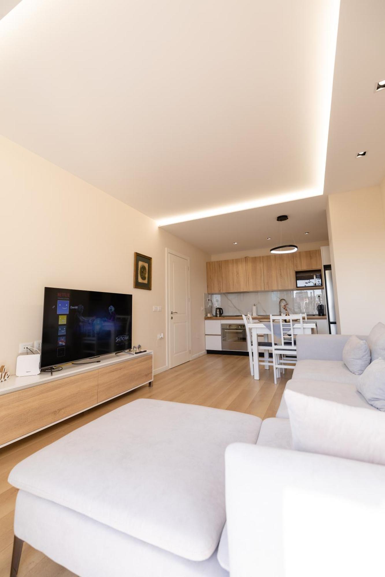 Luxury Center Observatori Apartment Тирана Екстер'єр фото